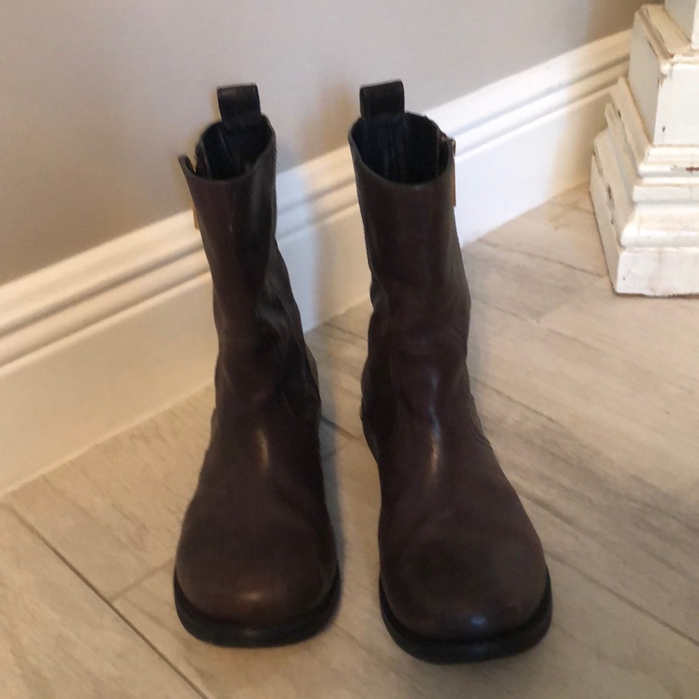 Tory Burch brown leather zip boot size 8